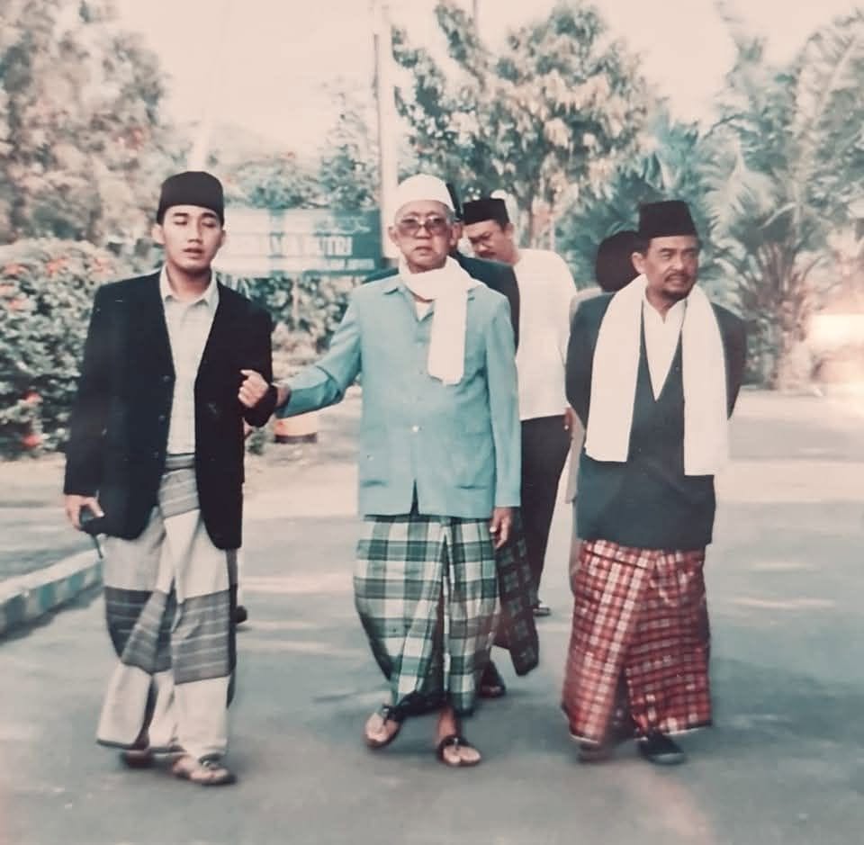 Cerdas Memberi kyai manaf mahrus